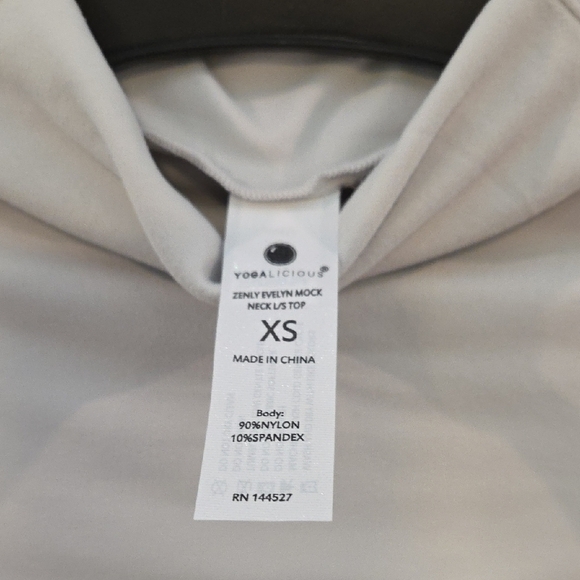 Yogalicious Cream Long Sleeve Top New With Tags Size XS - Picture 3 of 9